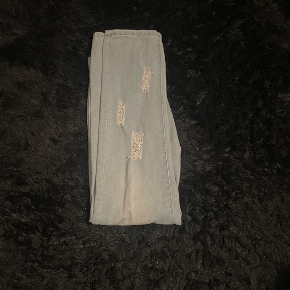 ROMWE Faded Gray Boyfriend Jeans with Distressed Details